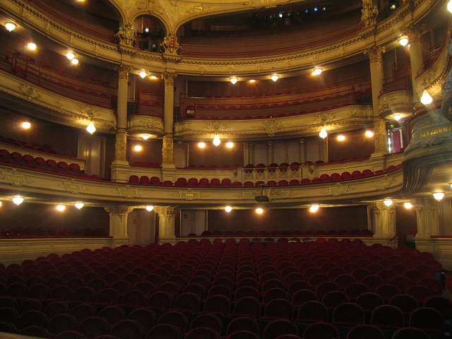 divadelní sedadla
